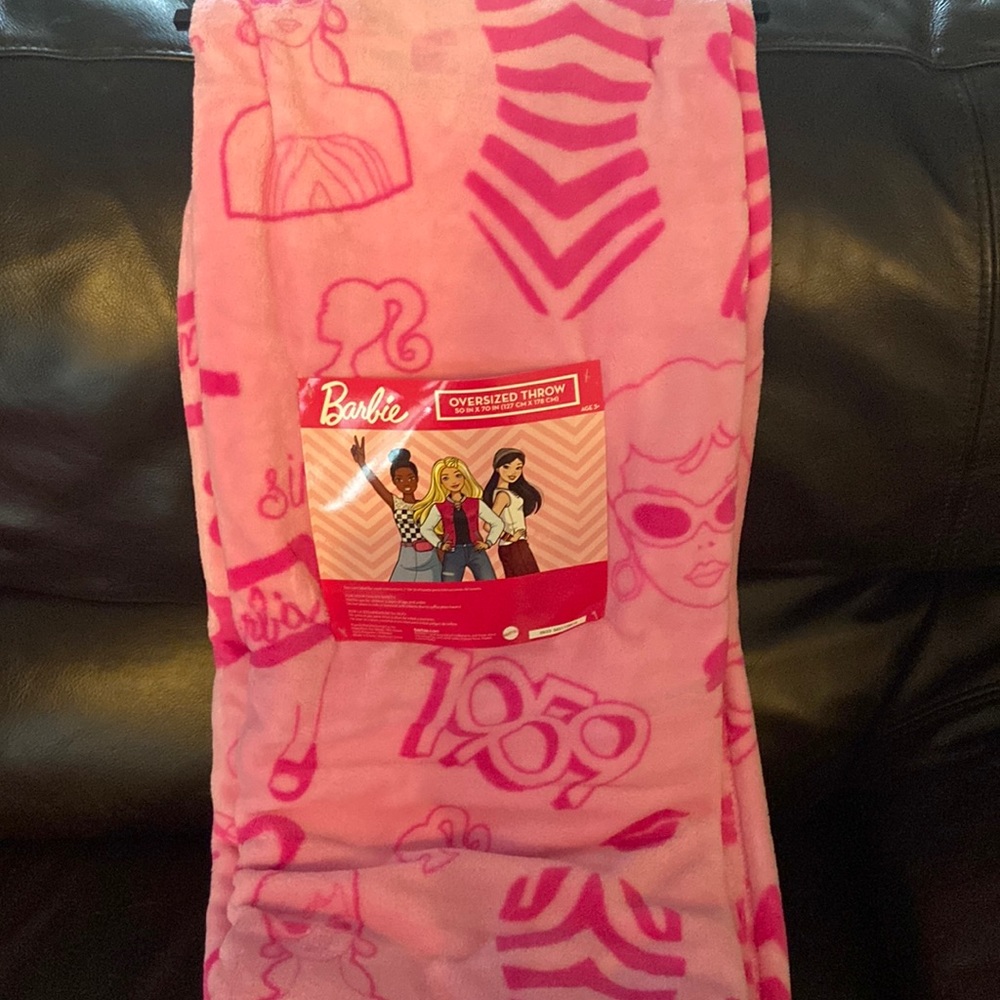 BARBIE Bright Pink Plush Throw Blanket Oversized 50x70 NWT TikTok Viral!